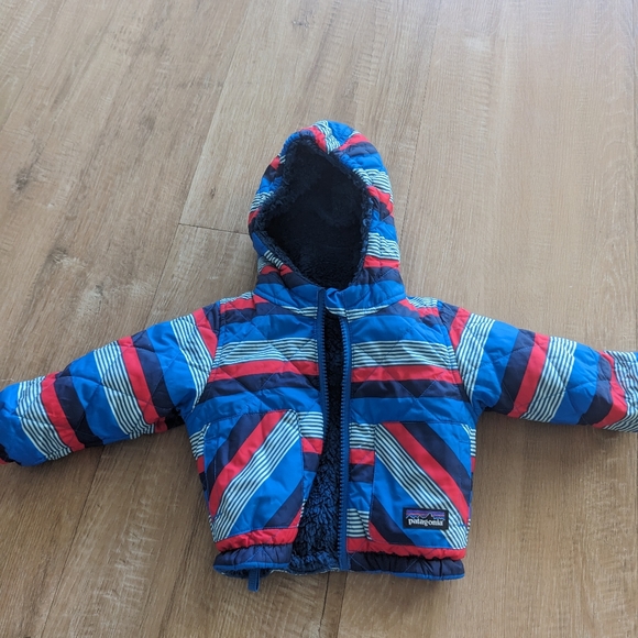 Infant Patagonia Reversible Puffer with Fleece - Picture 3 of 3